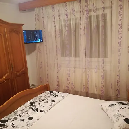 Catalin Apartman *